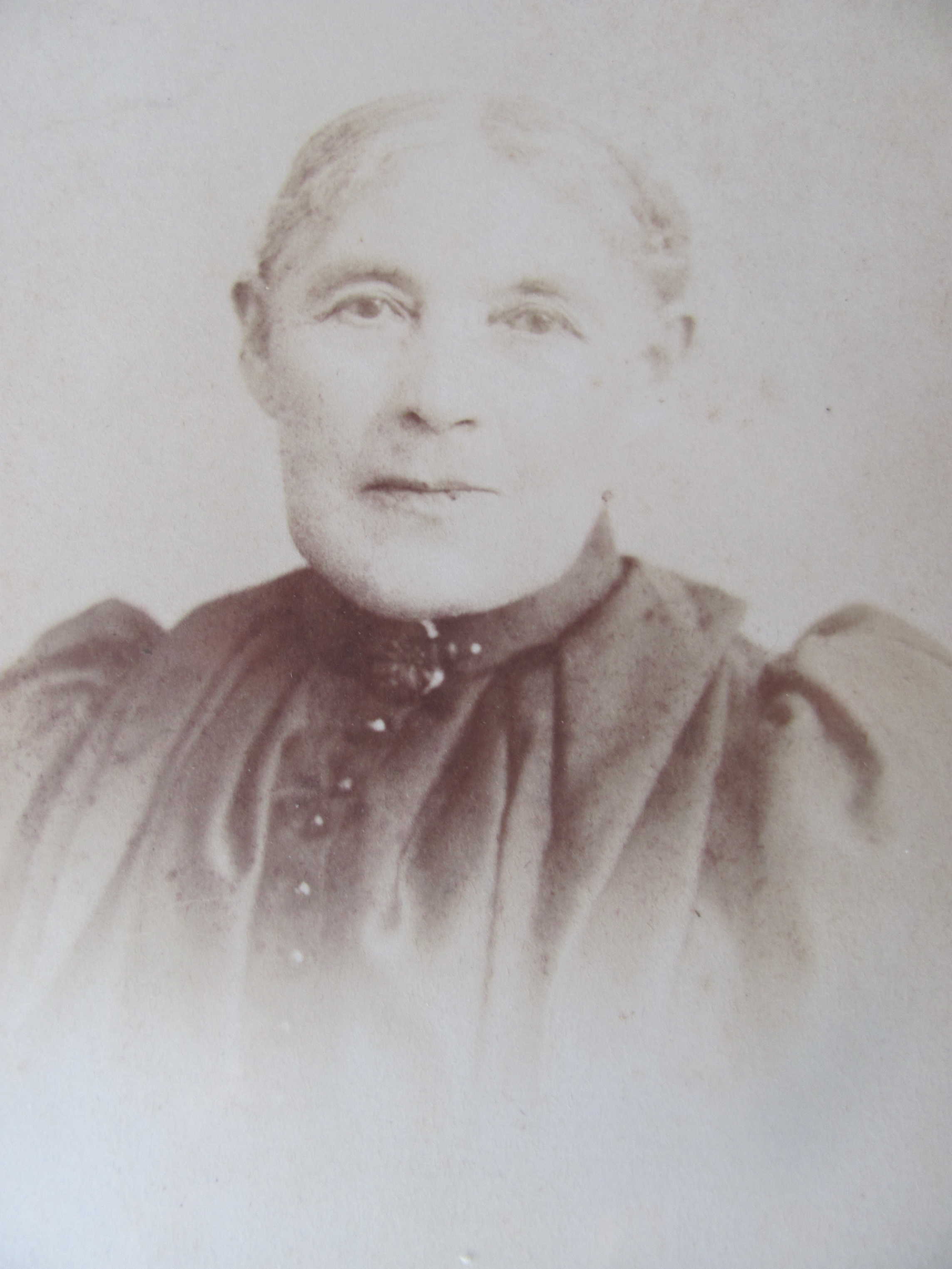 Photo of photos/Isabella McCuiag d1909 portrait